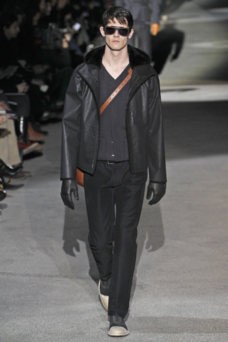 Louis Vuitton / - 2011-2012